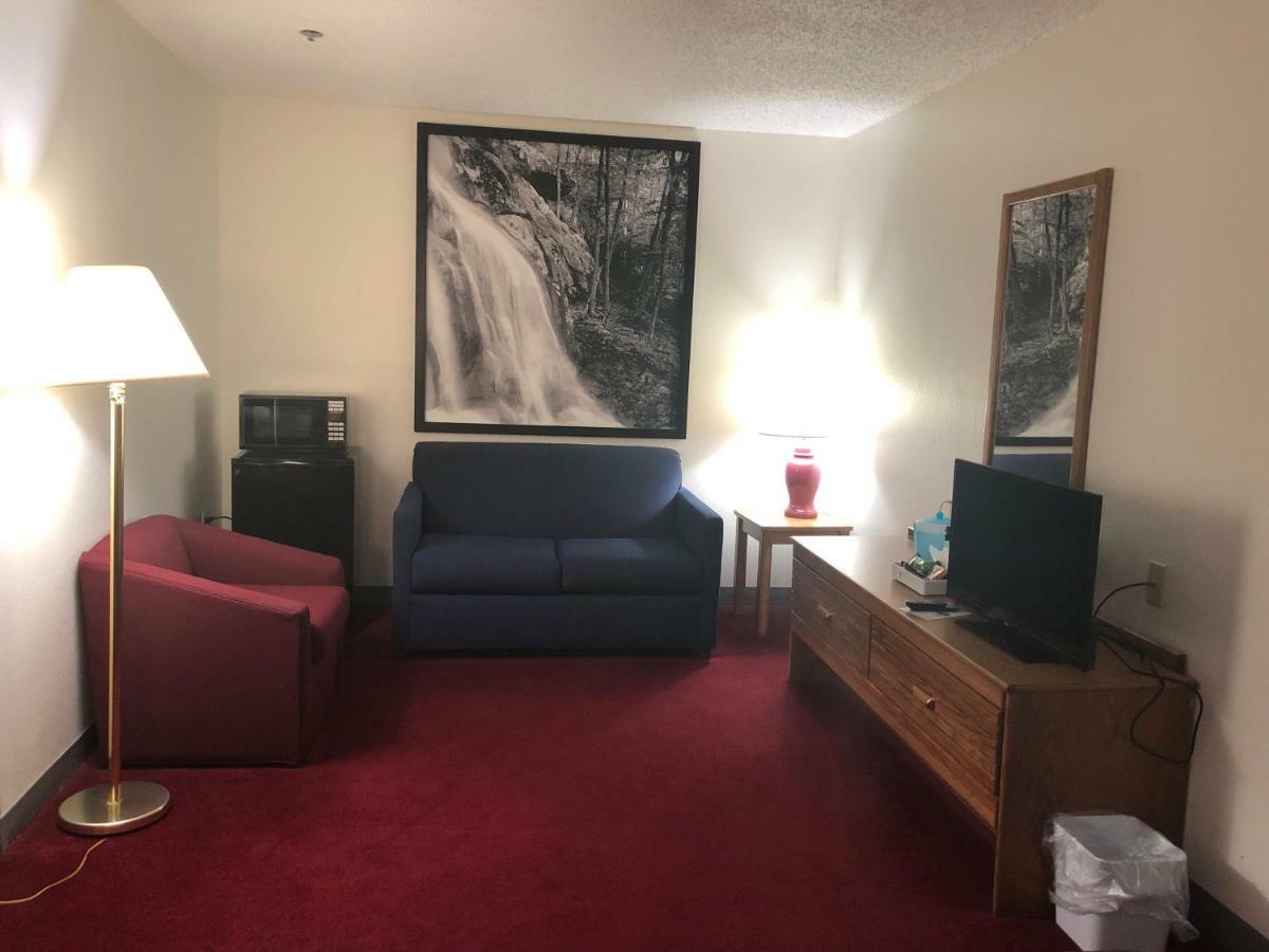 Hotel Super 8 By Wyndham Front Royal Extérieur photo